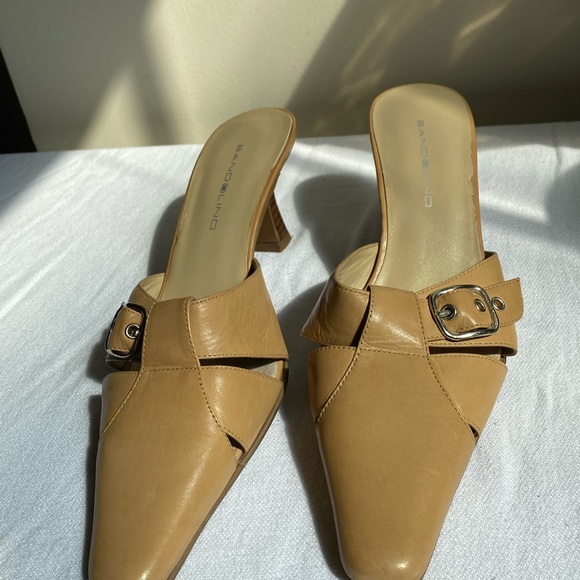 Bandolino Slides Tan Silver Buckle - Picture 6 of 12